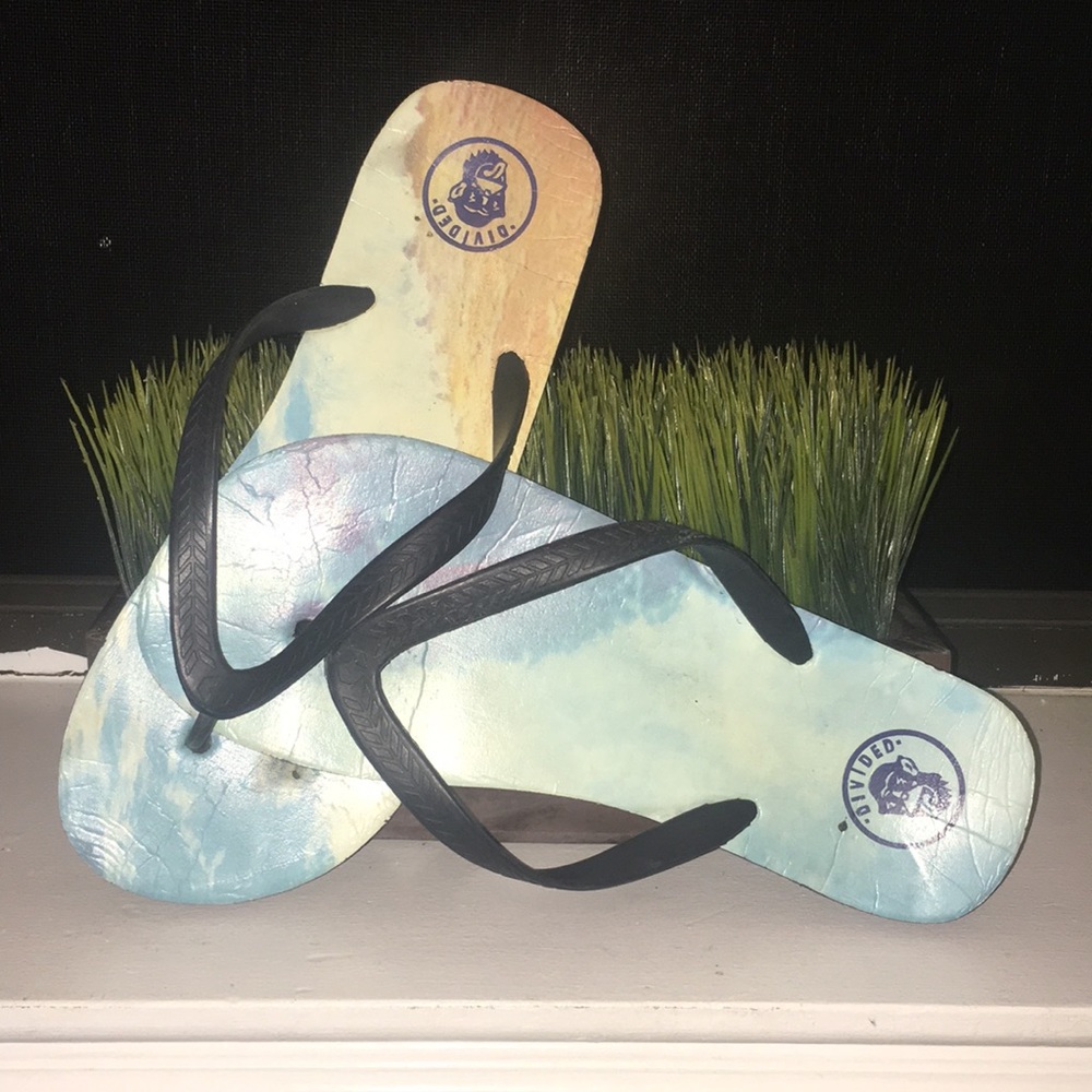 Divided Men’s Flip Flops 44/45 11